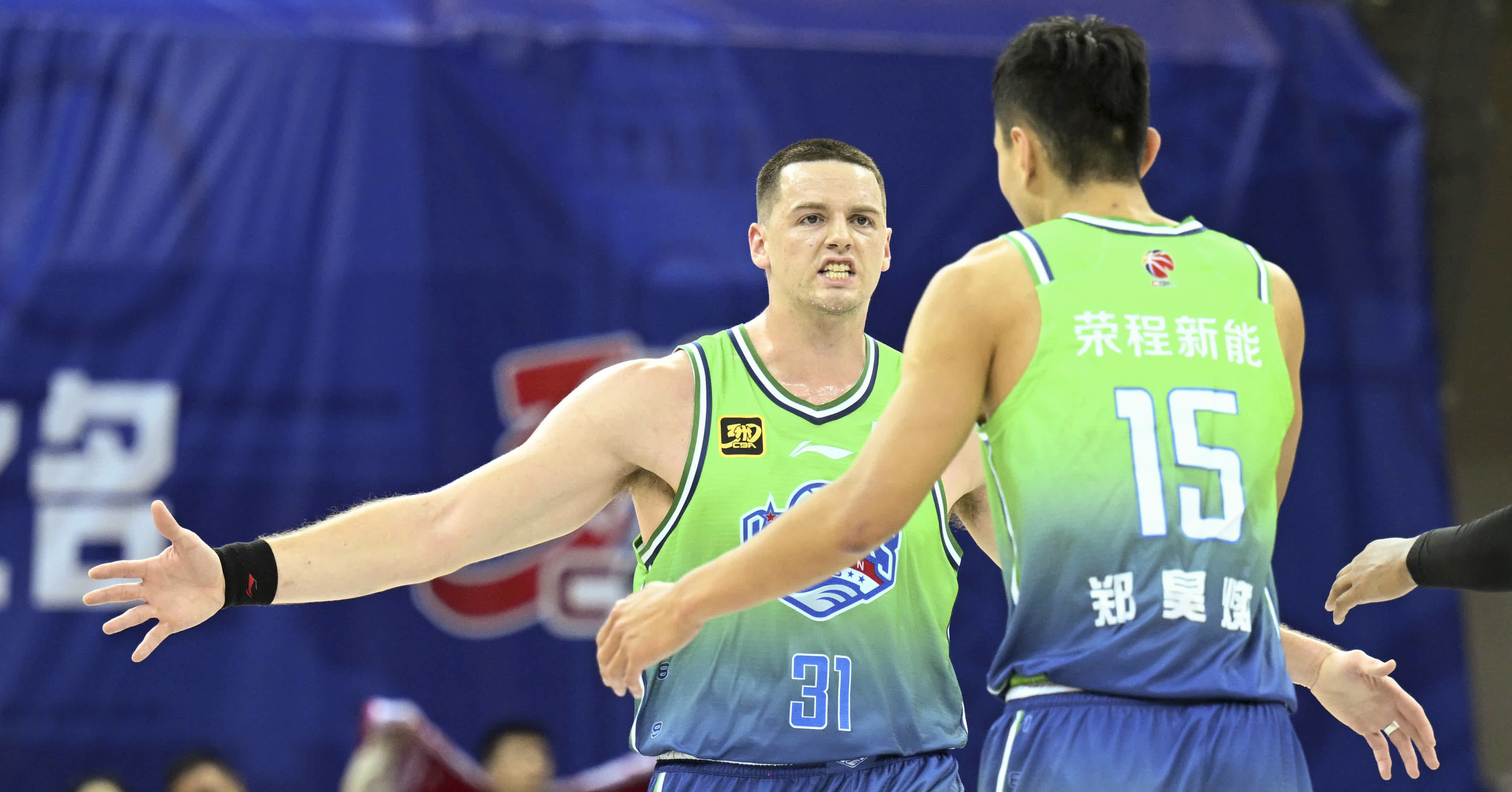 关于赛地聚焦：欧篮联转会期热度飙升，深圳男篮队长鼓劲，压力陡增，资深球员宣示担当的信息