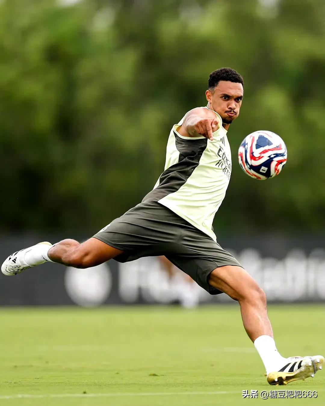 托特纳姆迎亚冠关键赛，转会期扳平良机，震撼外界，训练强度明显提升的简单介绍