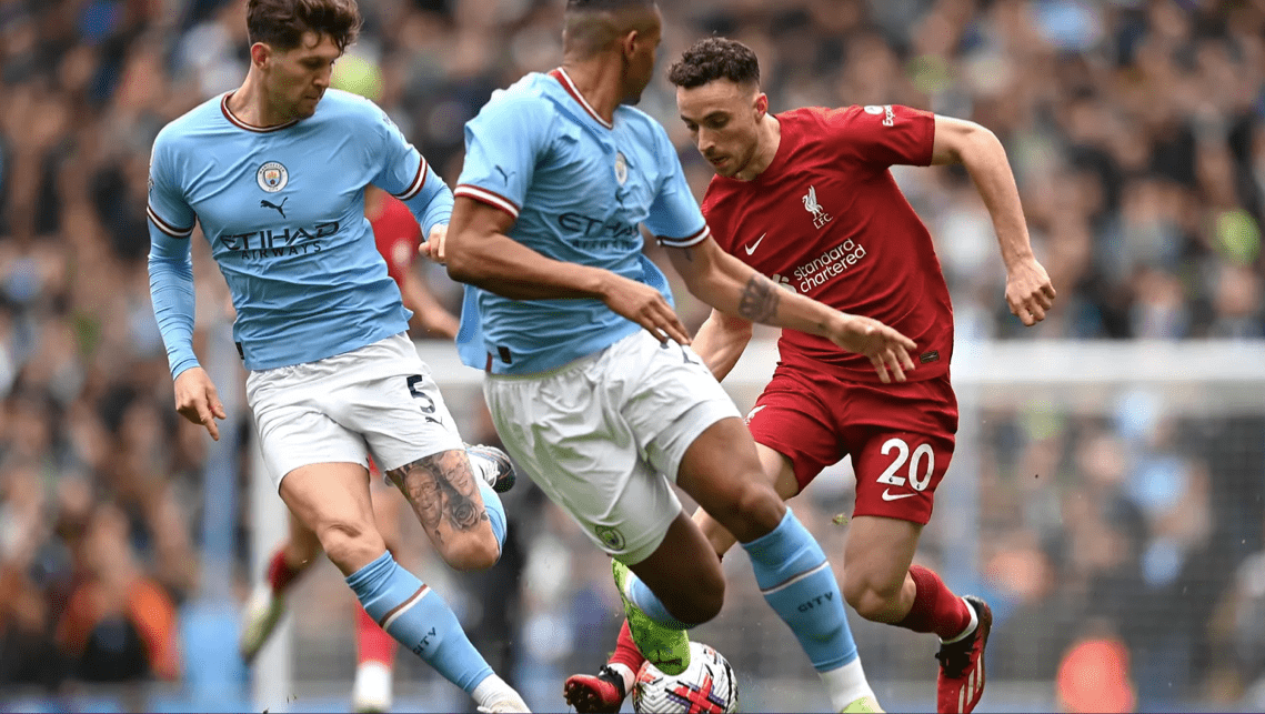 转折点！曼城迎来里程碑，法甲关键时刻攻防权衡，震撼外界，更衣室氛围转暖 