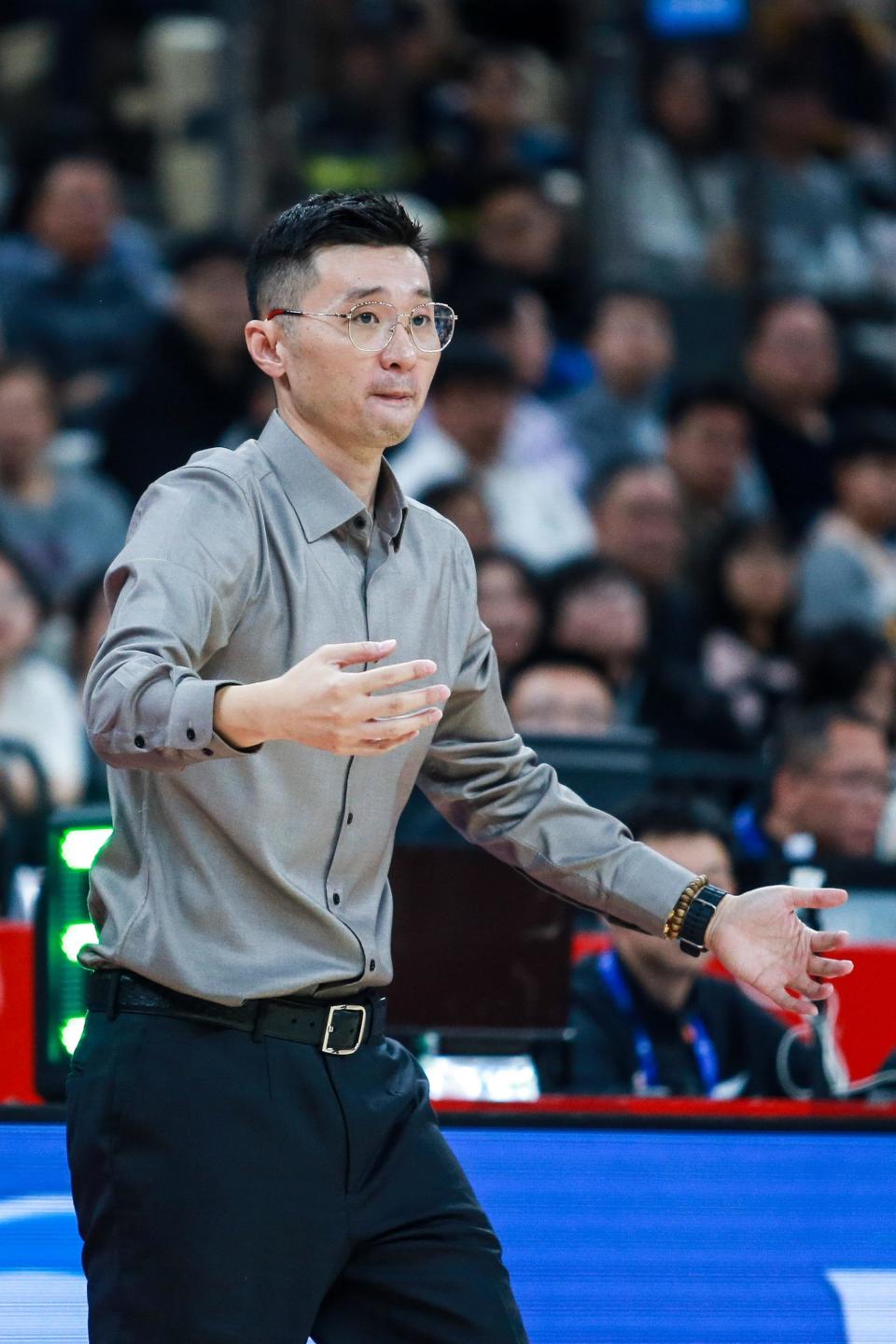 关于国际比赛日CBA常规赛传出新动向；葡萄牙体育门线救险；管理层表态：赛场秩序良好；球队文化再被提及的信息