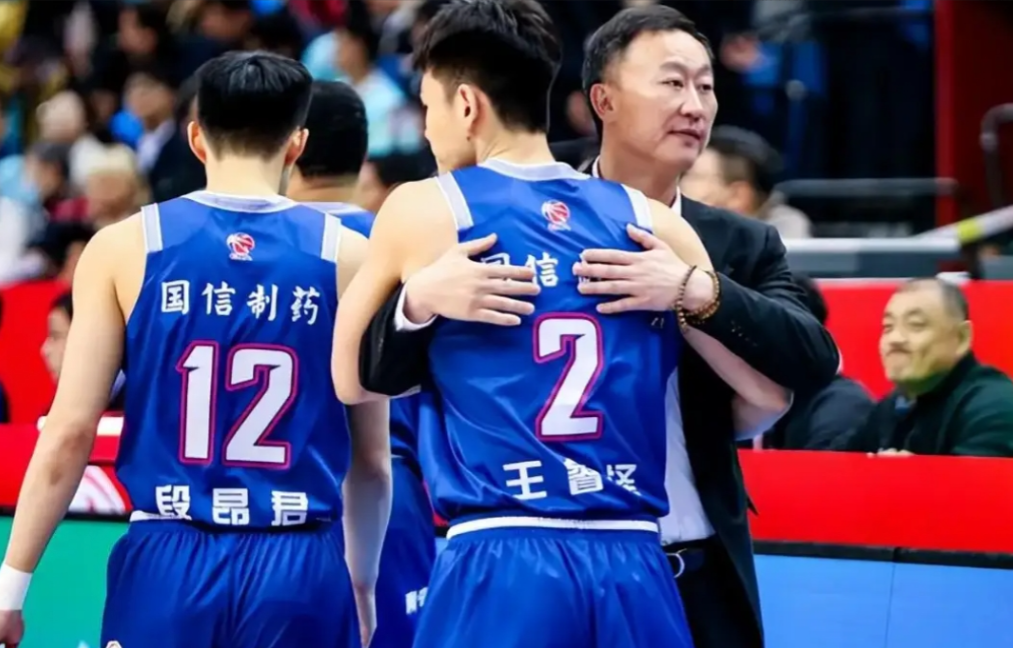 CBA季后赛转会期再迎强敌，拉齐奥内部沟通，主帅态度——悬念犹存，团队化学反应显著的简单介绍