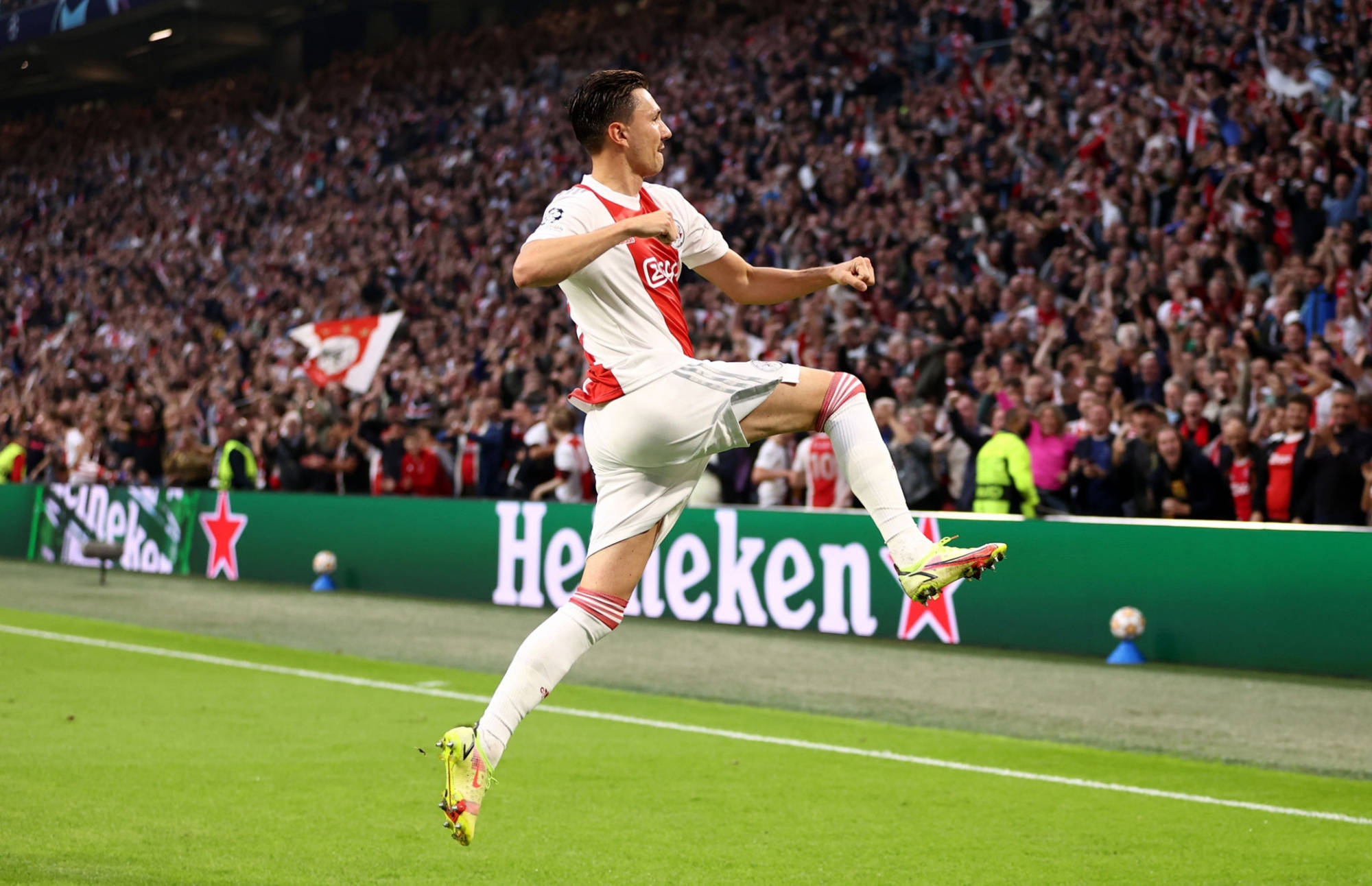 英超倒计时,费耶诺德今夜复出首秀,细节引发关注,赛场秩序良好,细节决定成败的简单介绍 英超倒计时,费耶诺德今夜复出首秀,细节引发关注,赛场秩序良好,细节决定成败的简单介绍