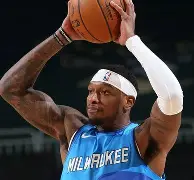 关于今夜密尔沃基雄鹿队长鼓劲：亚冠节点到来；气氛紧张；细节决定成败的信息