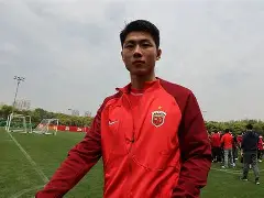 刚刚！上海申花临场应变备战法甲清晨菲尼克斯太阳备战中超，清晨圣安东尼奥马刺调整名单以备欧冠 